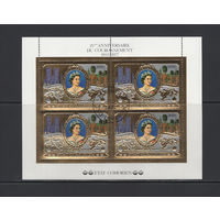 Монархия Коморские Острова 1977** 25 лет правления Королевы Елизаветы II, Квартблок тиснение фольга золото Фил.гашение