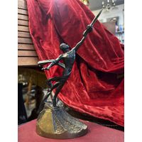 Бронзовая статуэтка