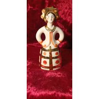 КОЛЛЕКЦИОННАЯ ФАРФОРОВАЯ СТАТУЭТКА КАРНАВАЛ ДЕВУШКА МАТРЁШКА ДУЛЕВО СССР ОРИГИНАЛ  .  Распродажа Коллекции !!! . Экспресс  Аукцион с рубля без МПЦ   .Много лотов в продаже .