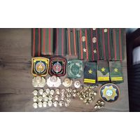 Погоны, шевроны, кокарды, муфты, эмблемы, пуговицы
