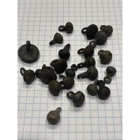 Пуговицы гирьки, одна серебряная, с рубля, три дня