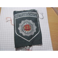 Шеврон-нашивка ГДР вышитый. Торги!