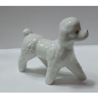 Статуэтка фарфоровая "Собачка" 70-80-е годы Европа. Высота 9 см.