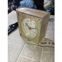 Часы книга с рубля