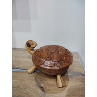 Шкатулка в виде черепахи из дерева.  Ручная работа.