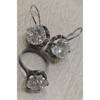 Советский, бижутерный гарнитур с хрусталем.