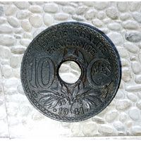 10 сантимов 1941 года Франция. Третья Республика. Подчёркивание под "MES". Точки до и после 1941. Достойный сохран!