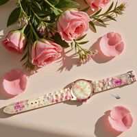 Женские часы с цветочным узором