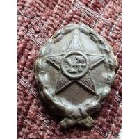 Знак краскома РККА или кокарда? Размер- 2.5 см .