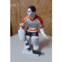 Фарфоровая статуэтка