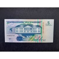 5 гульденов 1998 года. Суринам. UNC.  Распродажа.