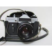 С рубля. Фотоаппарат "Зенит ЕТ". С объективом "Гелиос 44М". "Helios 44М". В оригинальном чехле. СССР.
