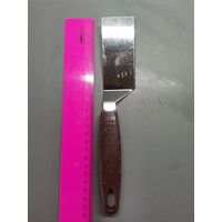 Нож для фигурной резки масла.