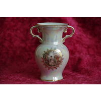 Ваза ( Германия )  9,5 см  ( целая )