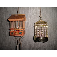 Поющие птички в клетках.С рубля.