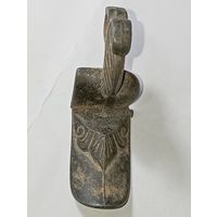 Старинная бронзовая штучка ( не знаю назначение ) . С рубля .