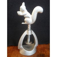 Сувенир-орехокол "БЕЛОЧКА",в коробке.