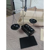 Набор гирь и разновесов