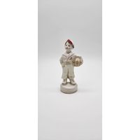 Фарфоровая статуэтка "Юный футболист" МФФЗ