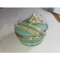 Шкатулка для бижутерии .