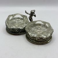 Солонка и перечница на посеребренной подставке. Италия. Арт 3113
