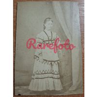 1860-е РЕДКОСТЬ Визит-портрет девушка типаж ретро студийное фото ателье фотографов братьев Макаровых Пенза