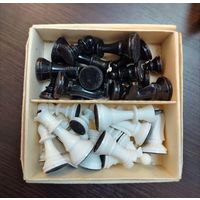 Винтажный набор шахмат .