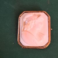Старинная викторианская брошь камея.. Золото,кость.