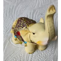 Фигурка слонёнок