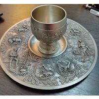 Немецкая оловянная декоративная тарелка с кубком фирмы Artina SKS Zinn фирма основана в 1938 г