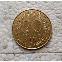 20 сантимов 1997 года Франция. Пятая Республика. Красивая монета!