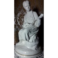 Статуэтка фарфоровая "Девушка с венком" МФФЗ, 50-е годы, 26 см, СССР