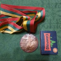 Лот спортивных медалей и значков из Литвы.