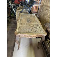 Столик журнальный