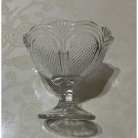 Конфетница. НЕМАН. Без дефектов! Высота 11.5 см. Диаметр 13,5 см.