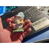 Статуэтка Петух играет с курочкой петух и курочка