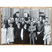 Фото сотрудников редакции газеты "Чырвоная змена" к 50-летию со дня создания. 21 мая 1971 г. 13х18 см.