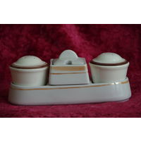 Набор фарфоровых солонок ( Рига )   все целое