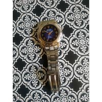 Часы наручные с браслетом.  В коллекцию,ремонт,на запчасти.Состояние на скане.