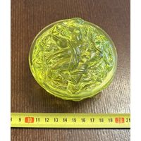 Шкатулка из уранового стекла . Производство Чехия