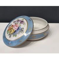 Большая винтажная фарфоровая  шкатулка от Limoges.