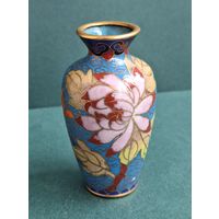 Ваза клуазоне, Китай, 70-е годы, высота 7,5 см.