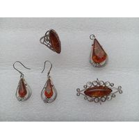 Кольцо, сережки, кулон, брошь