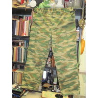 Штаны камуфлированные на 52-54/4 размер.