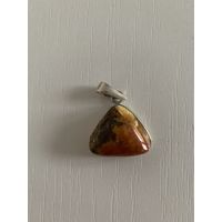 Янтарь. Кулон из янтаря
