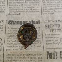 Накладка голова льва с креплением позолота в патине