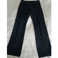 Идеальные классические фирменные джинсы из добротного тёмно-синего джинса(без потёртостей), размер 42-44.