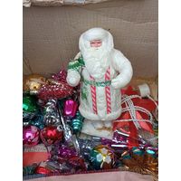 Новогодние игрушки.