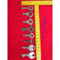 Ключи старинные,Цена за все .