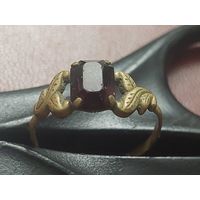 Кольцо старое с камнем